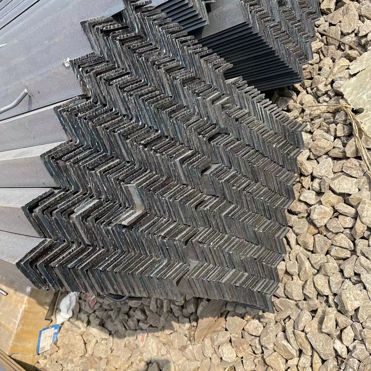 Hot Rolled Unequal Angle Steel Bars